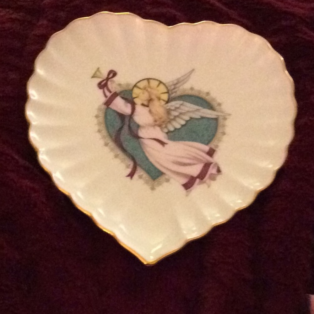 Mikasa Bone China Scalloped Heart Dish with Angel